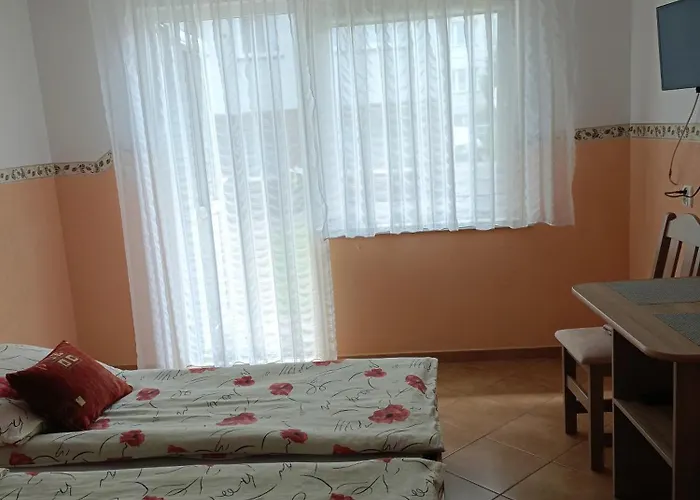 Andrzejowka فندق مبيت وإفطار 3*